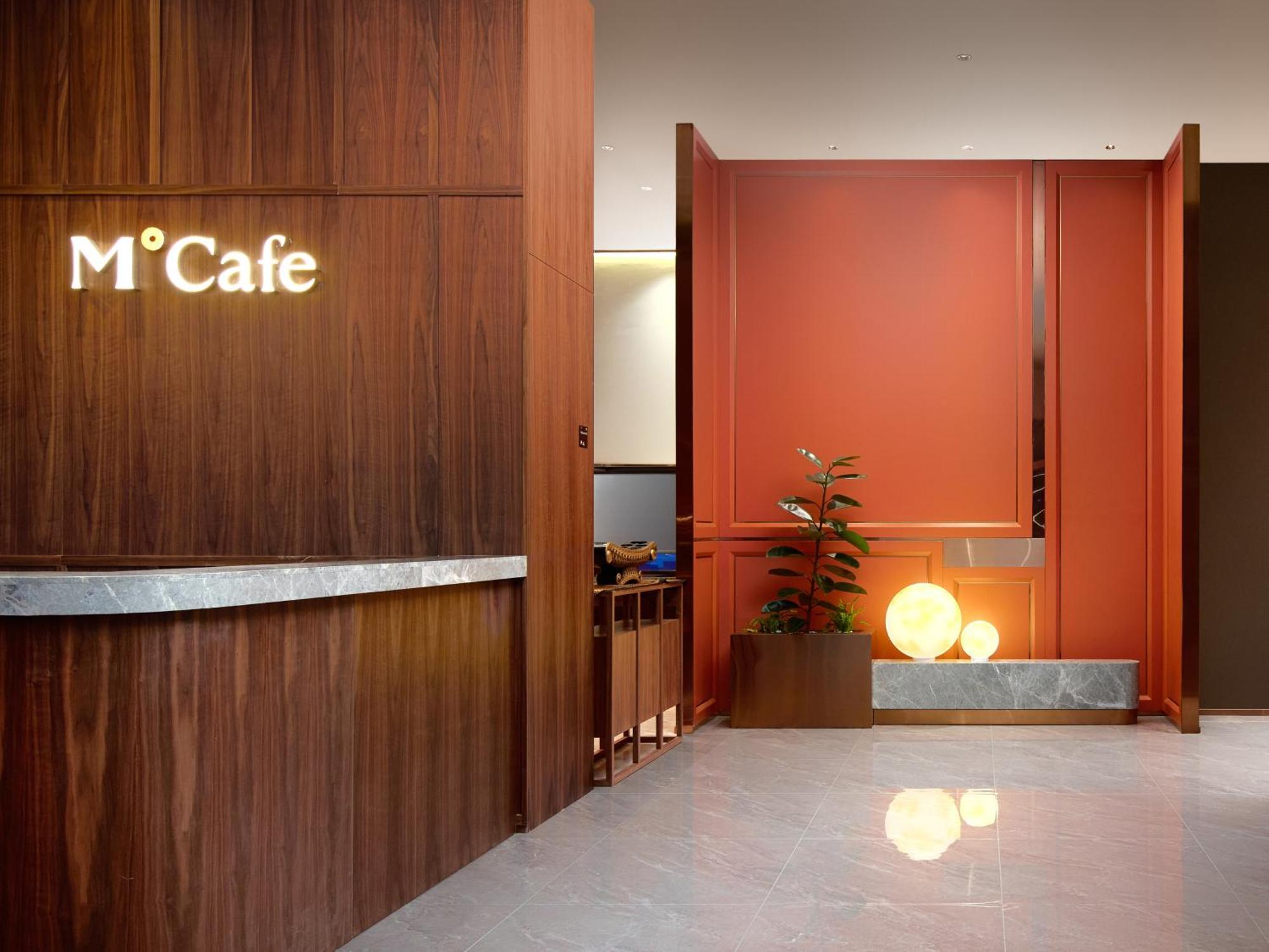 Model J Hotel Jakarta Soekarno - Hatta Airport Tangerang Extérieur photo