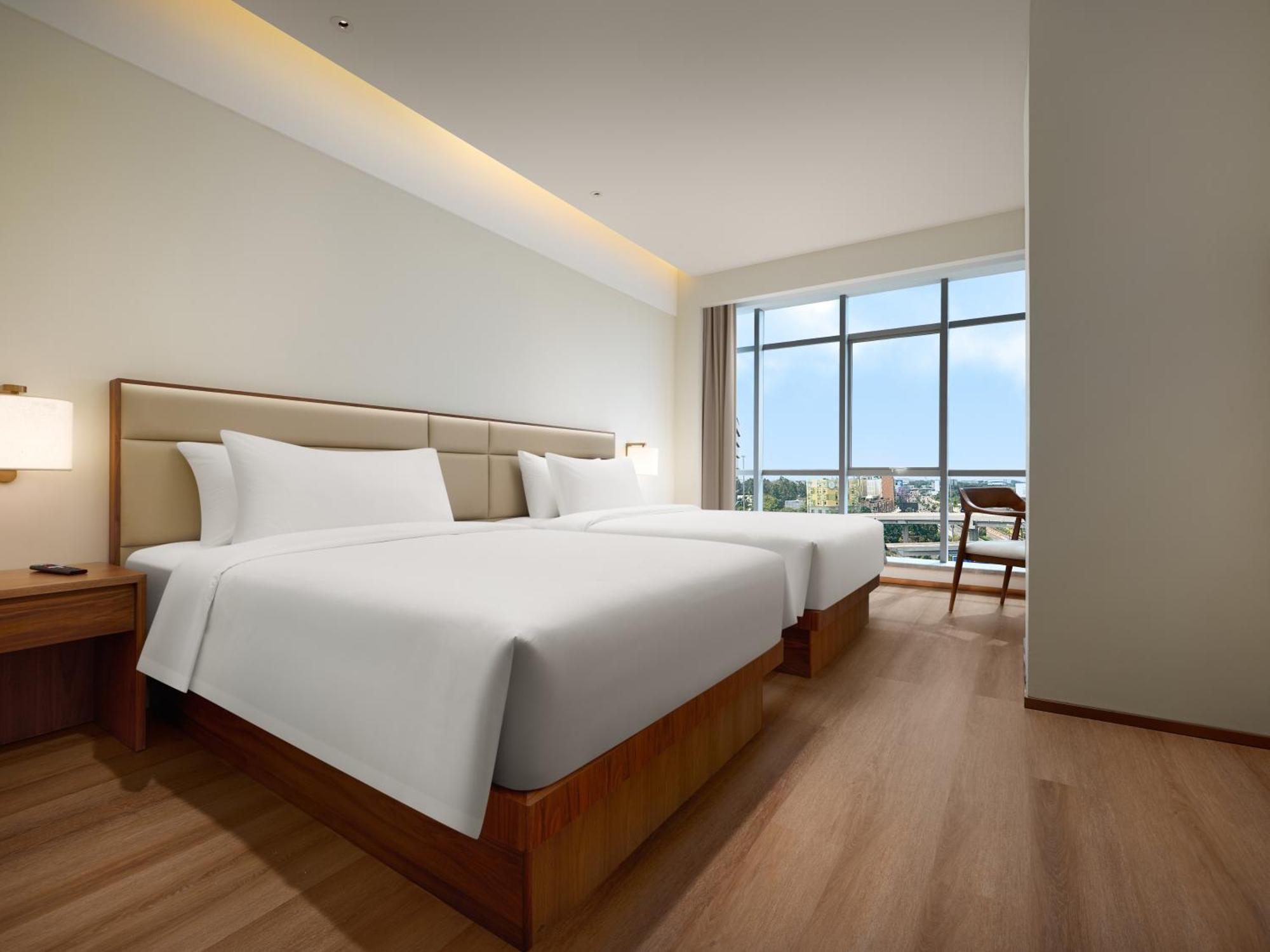 Model J Hotel Jakarta Soekarno - Hatta Airport Tangerang Extérieur photo