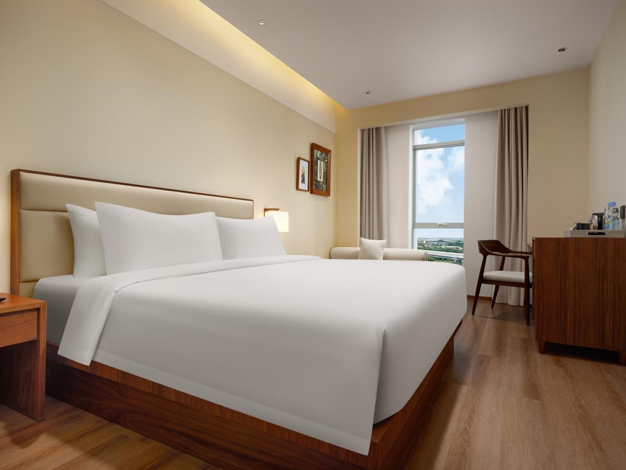 Model J Hotel Jakarta Soekarno - Hatta Airport Tangerang Extérieur photo